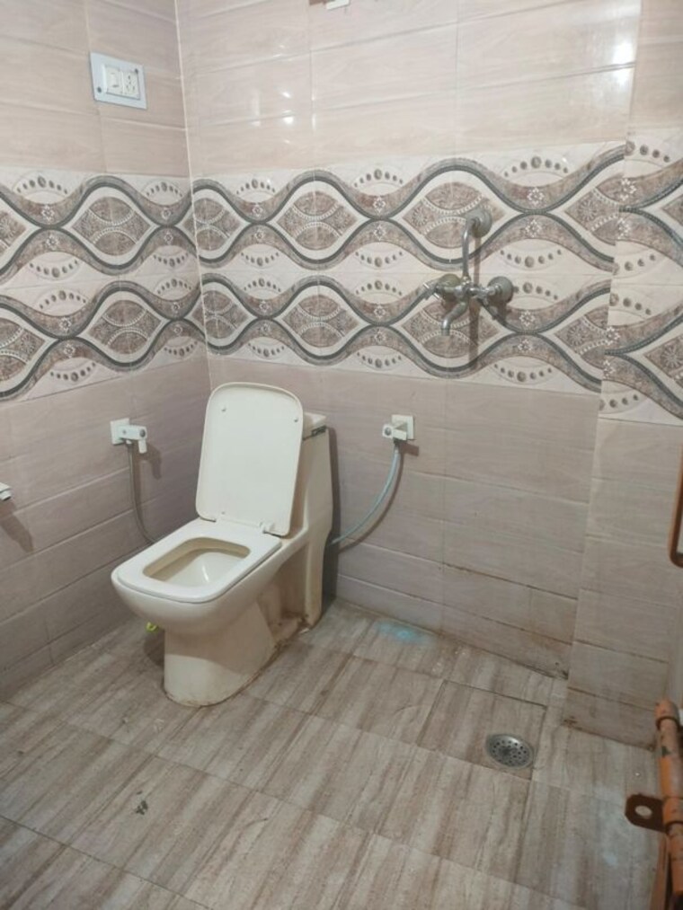 Bathroom, sector 4 1 Bedroom 795 Sq.Ft. Independent House In Sector 4 Gurgaon 10555618