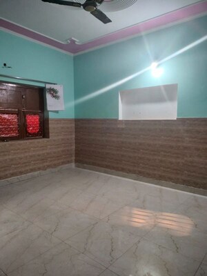 Parking in 1 BHK Independent House at Sector 4 – for Rent