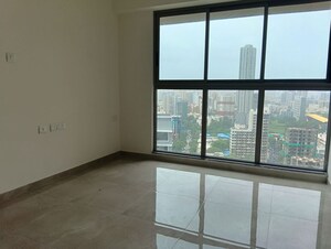 Room in 2 BHK Apartment at Sheth Auris Bliss, Malad West – for Rent