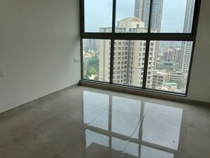 Room in 2 BHK Apartment at Sheth Auris Bliss, Malad West – for Rent