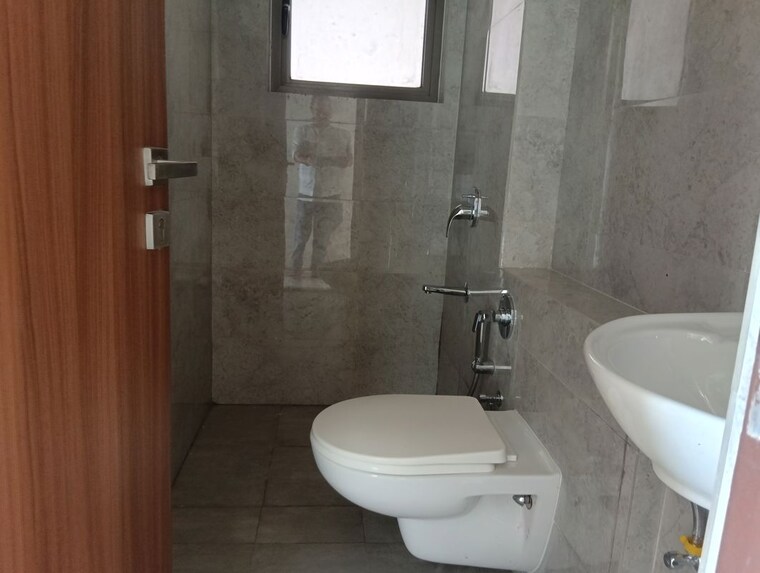 Bathroom, sheth-auris-bliss 2 Bedroom 630 Sq.Ft. Apartment In Malad West Mumbai 10555613