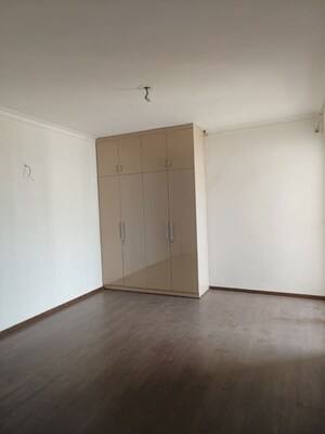 Room in 2 BHK Apartment at Cosmos Express 99, Sector 99 – for Rent