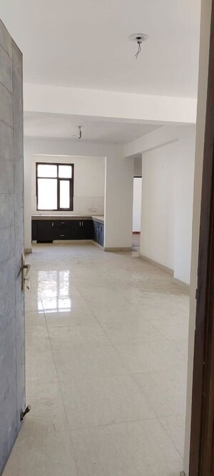 Room in 3 BHK Builder Floor at Sector 22 – for Rent