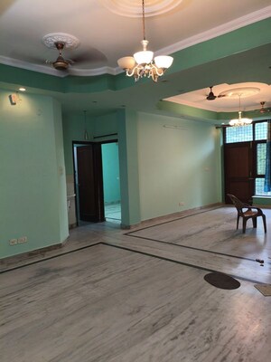 3 BHK Builder Floor For Rent in Sector 52