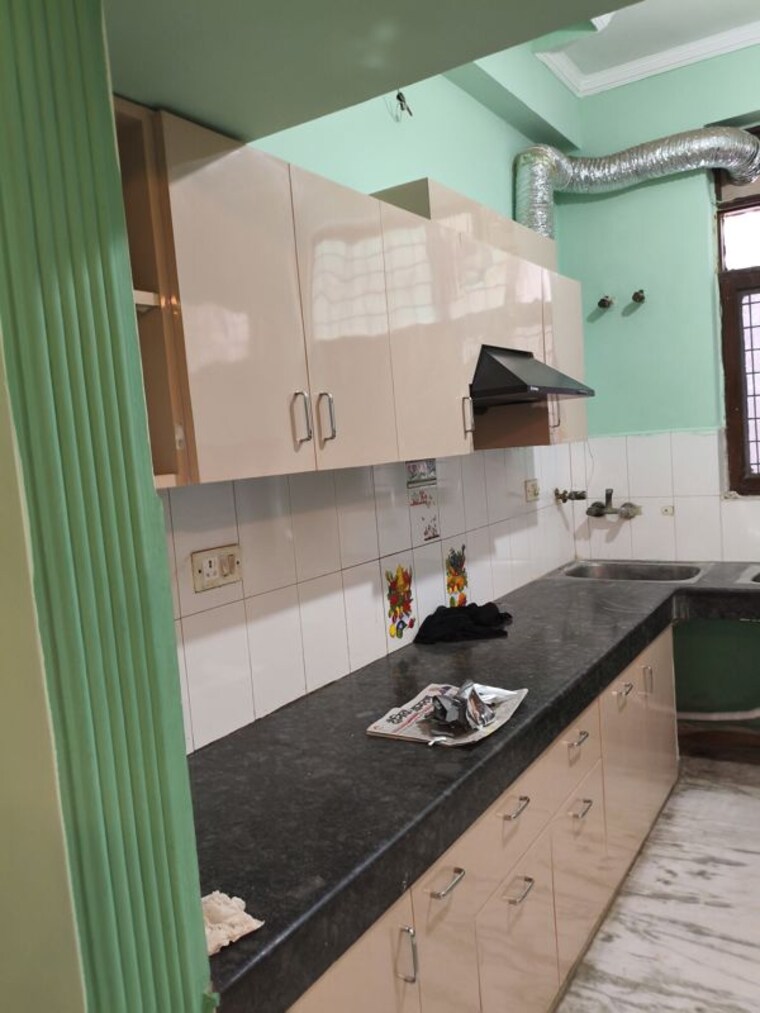 Kitchen, sector 52 3 Bedroom 2000 Sq.Ft. Builder Floor In Sector 52 Noida 10555635