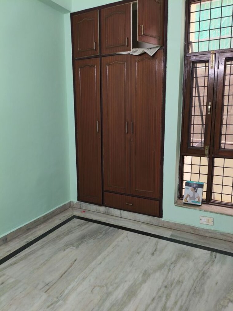 Room, sector 52 3 Bedroom 2000 Sq.Ft. Builder Floor In Sector 52 Noida 10555635