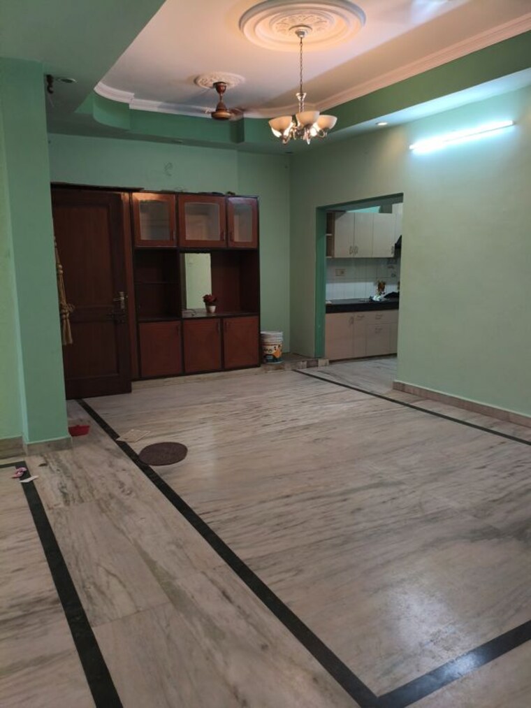 Room, sector 52 3 Bedroom 2000 Sq.Ft. Builder Floor In Sector 52 Noida 10555635