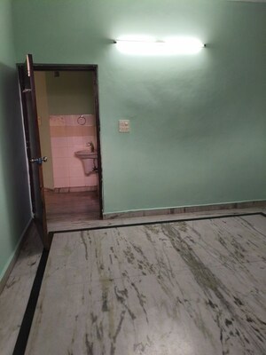 Furnished Amenities in 3 BHK Builder Floor at Sector 52 – for Rent