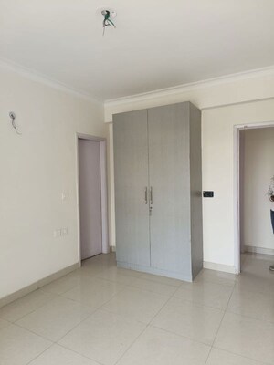 Room in 3 BHK Apartment at Conscient Habitat 102, Sector 102 – for Sale