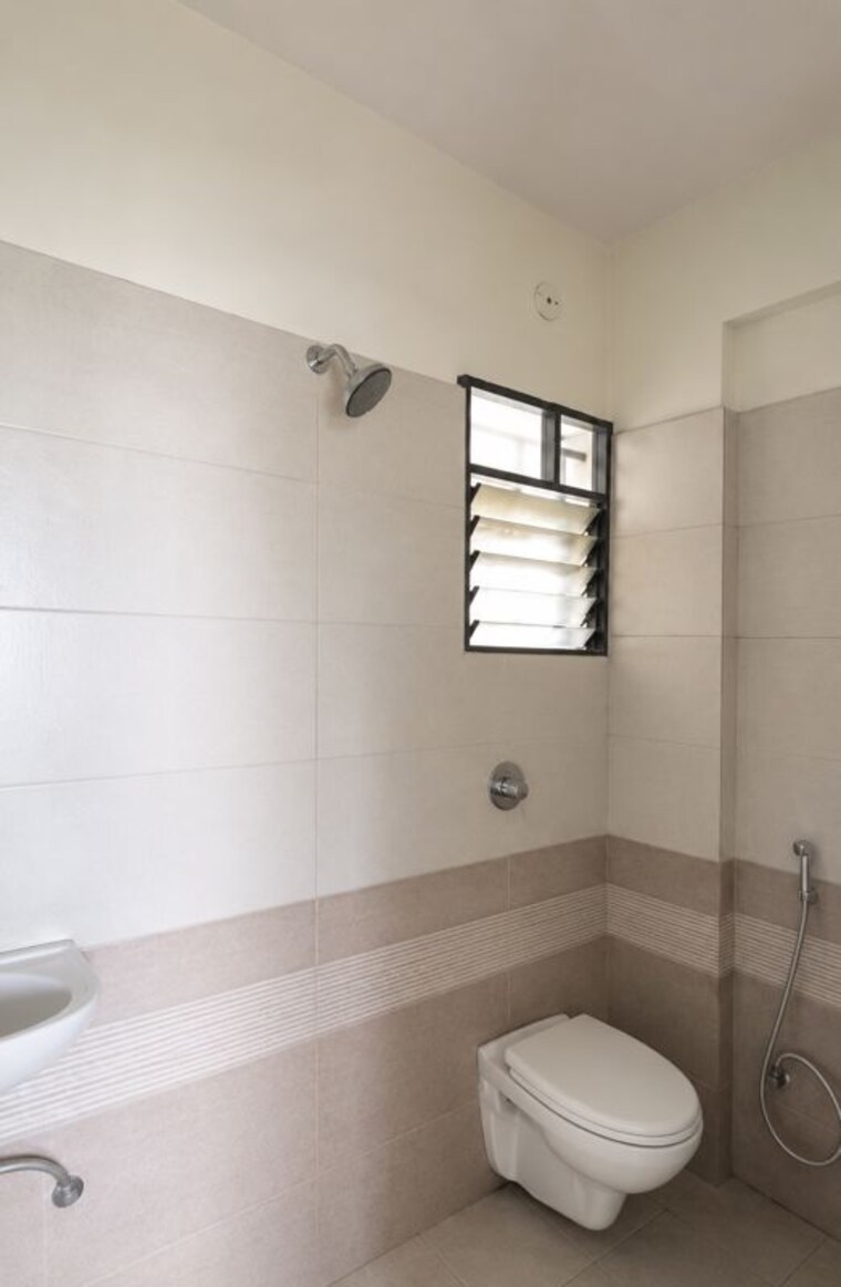 Bathroom, besa 2 Bedroom 940 Sq.Ft. Apartment In Besa Nagpur 10555640
