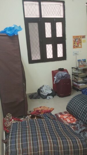 Living Room in 3.5 BHK Builder Floor at Mayur Vihar – for Rent