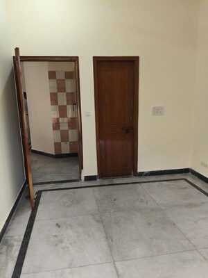 Room in 3 BHK Builder Floor at Sector 50 – for Rent