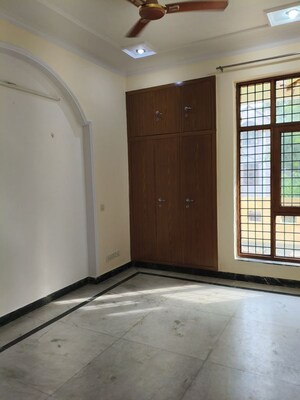 Room in 3 BHK Builder Floor at Sector 50 – for Rent