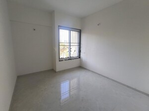 Room in 2 BHK Apartment at Kohinoor Shangrila, Pimpri – for Rent
