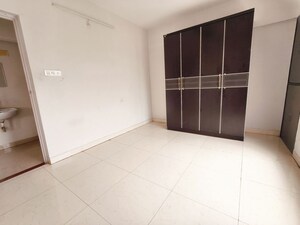 Room in 2 BHK Apartment at BK Jhala Kapil Woodrow Estate Phase 2, Wanwadi – for Rent