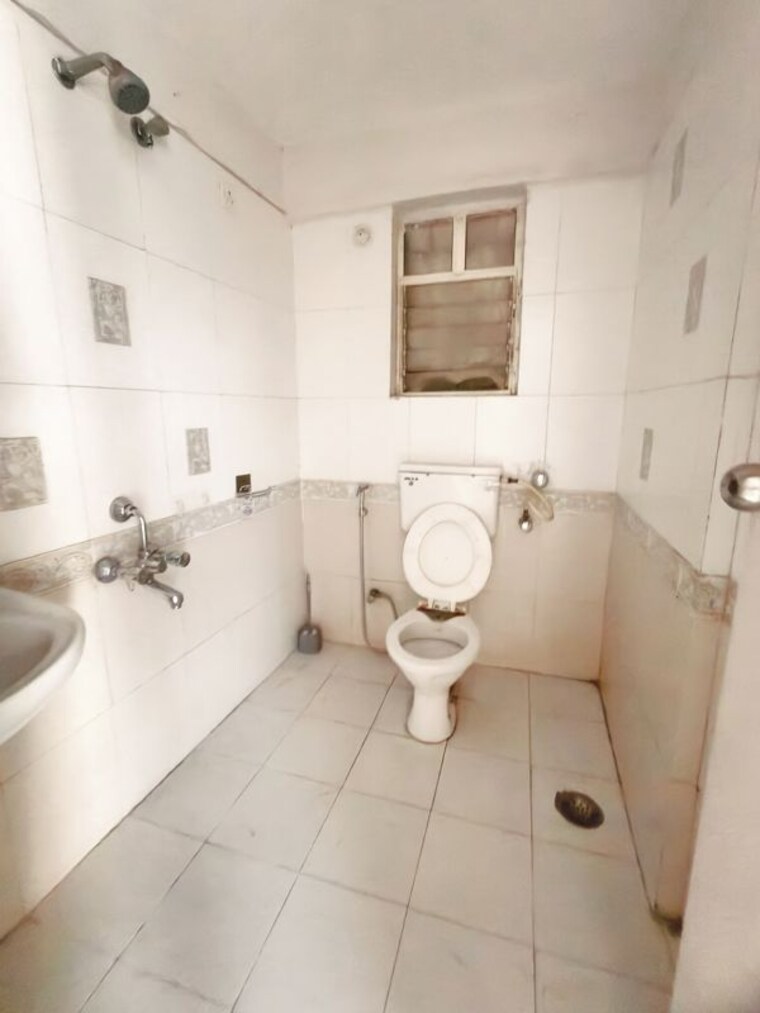 Bathroom, bk-jhala-kapil-woodrow-estate-phase-2 2 Bedroom 1200 Sq.Ft. Apartment In Wanwadi Pune 10446474