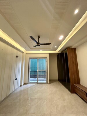 Room in 3 BHK Builder Floor at Palam Vihar Residents Association, Palam Vihar – for Rent
