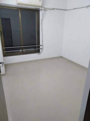 Room in 3 BHK Apartment at Ganesh Malabar County II, Near Nirma University On Sg Highway – for Rent