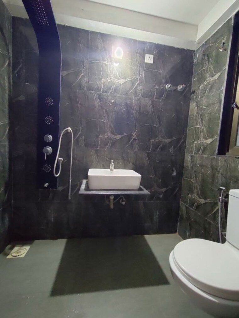 Bathroom, ganesh-malabar-county-ii 3 Bedroom 1550 Sq.Ft. Apartment In Near Nirma University On Sg Highway Ahmedabad 10555667
