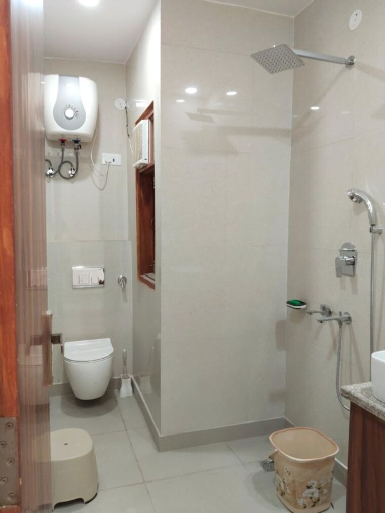 Bathroom, dwarka mor 3 Bedroom 950 Sq.Ft. Builder Floor In Dwarka Mor Delhi 10555677