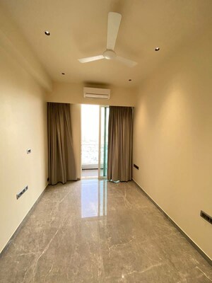 Room in 4 BHK Apartment at Windsor Grande Residences, Andheri West – for Rent