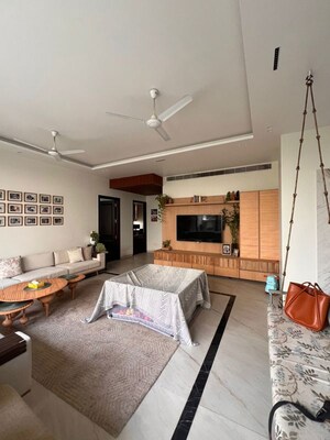 Living Room in 5 BHK Independent House at Dlf Phase I – for Sale