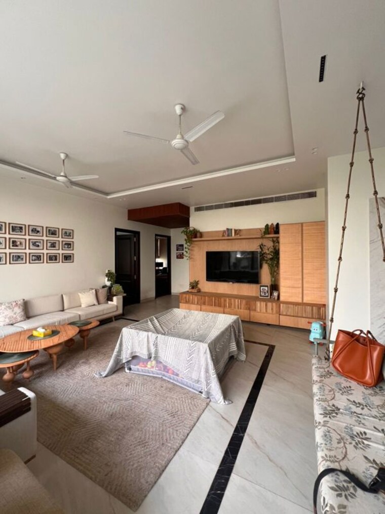 Living Room, dlf phase i 5 Bedroom 256 Sq.Yd. Independent House In Dlf Phase I Gurgaon 10196808