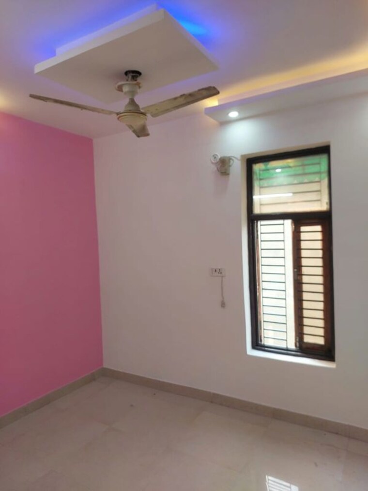 Room, dwarka mor 2.5 Bedroom 900 Sq.Ft. Builder Floor In Dwarka Mor Delhi 10555698