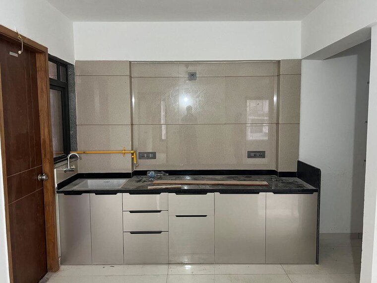 Kitchen, arpan-status-sky 3 Bedroom 1480 Sq.Ft. Apartment In Jagatpur Ahmedabad 10555590