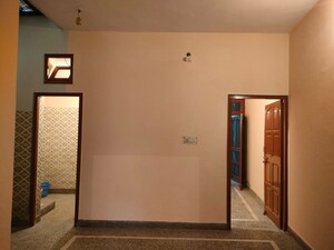 1 BHK Independent House For Rent in Sector 4