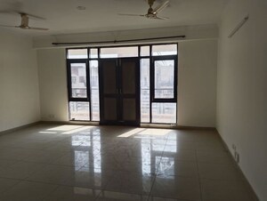 Room in 3 BHK Builder Floor at Palam Vihar Residents Association, Palam Vihar – for Rent