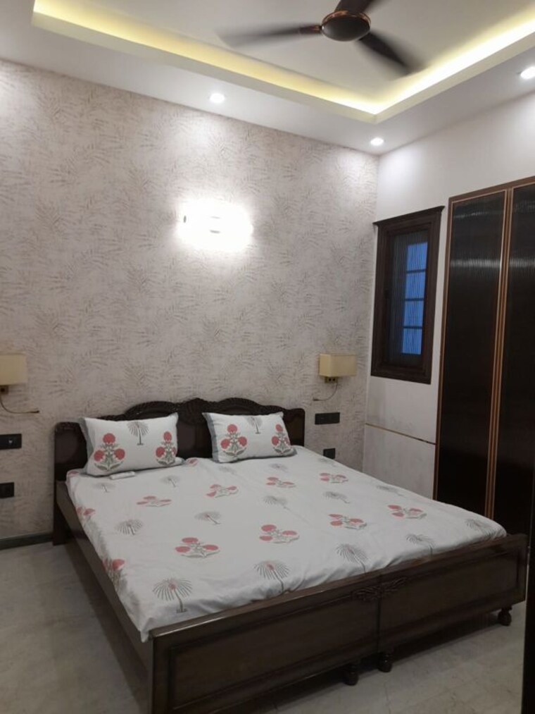 Bedroom, malviya nagar 3 Bedroom 200 Sq.Yd. Builder Floor In Malviya Nagar Delhi 10555711