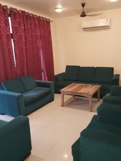 1 BHK + Prayer Room,Servant Room,Study Room,Extra Room,Basement,Store Room Independent House For Rent in Sector 4