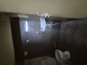 Bathroom in 1 RK Builder Floor at Mayur Vihar – for Rent