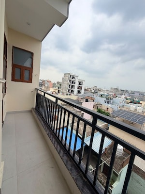 Balcony in 1 RK Builder Floor at Sector 30 – for Rent