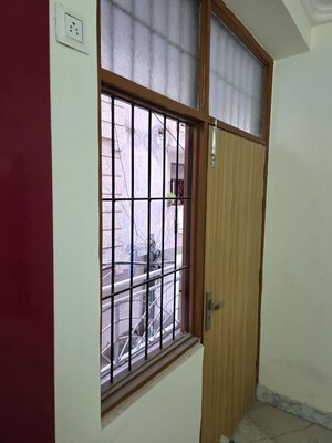 Room in 2 BHK Builder Floor at Neb Sarai – for Rent
