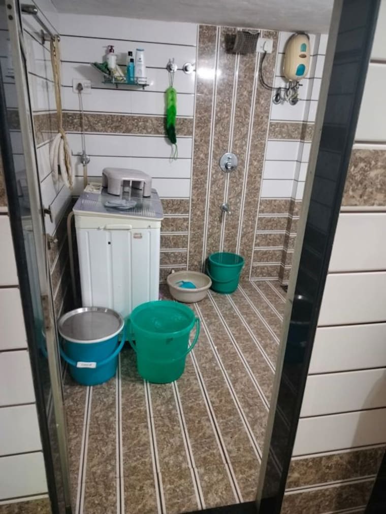 Bathroom, swastik-park-chs 2 Bedroom 800 Sq.Ft. Apartment In Ghodbunder Road Thane 10555750