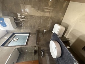 Team Area in 1 RK Builder Floor at Sector 17 – for Rent