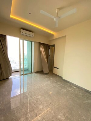 Room in 4 BHK Apartment at Windsor Grande Residences, Andheri West – for Rent