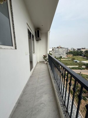 Balcony in 1 BHK Builder Floor at Sector 40 – for Rent