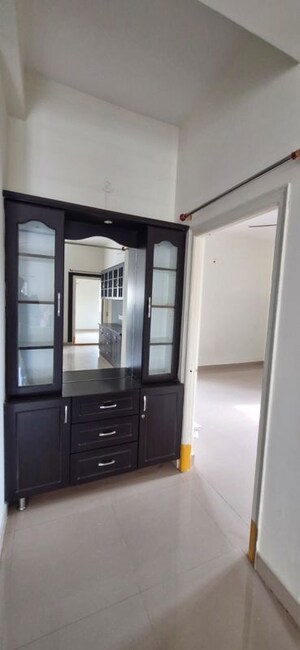 Room in 3 BHK Builder Floor at Kondapur – for Rent