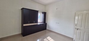 Room in 3 BHK Builder Floor at Kondapur – for Rent