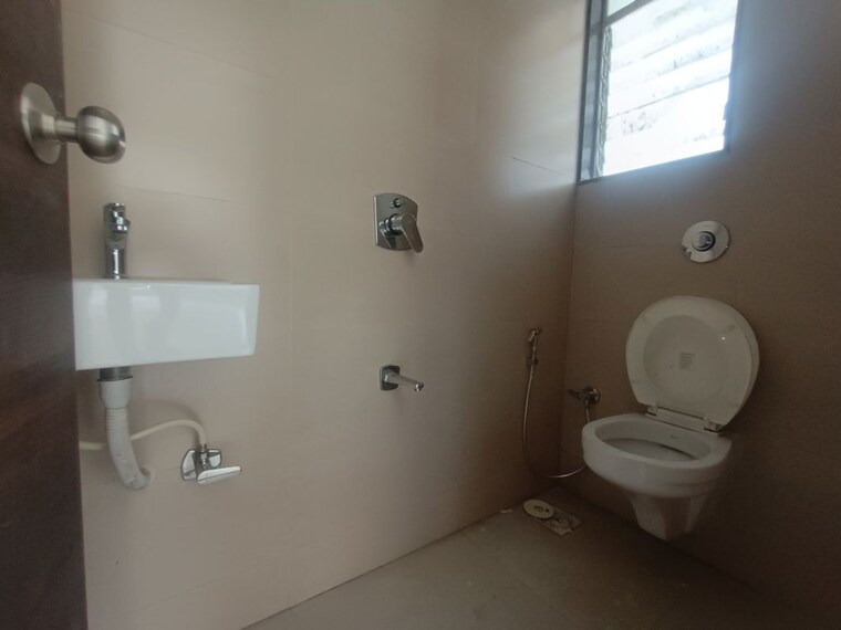 Bathroom, shagun-white-nest 1 Bedroom 700 Sq.Ft. Apartment In Ulwe Sector 20 Navi Mumbai 10554310