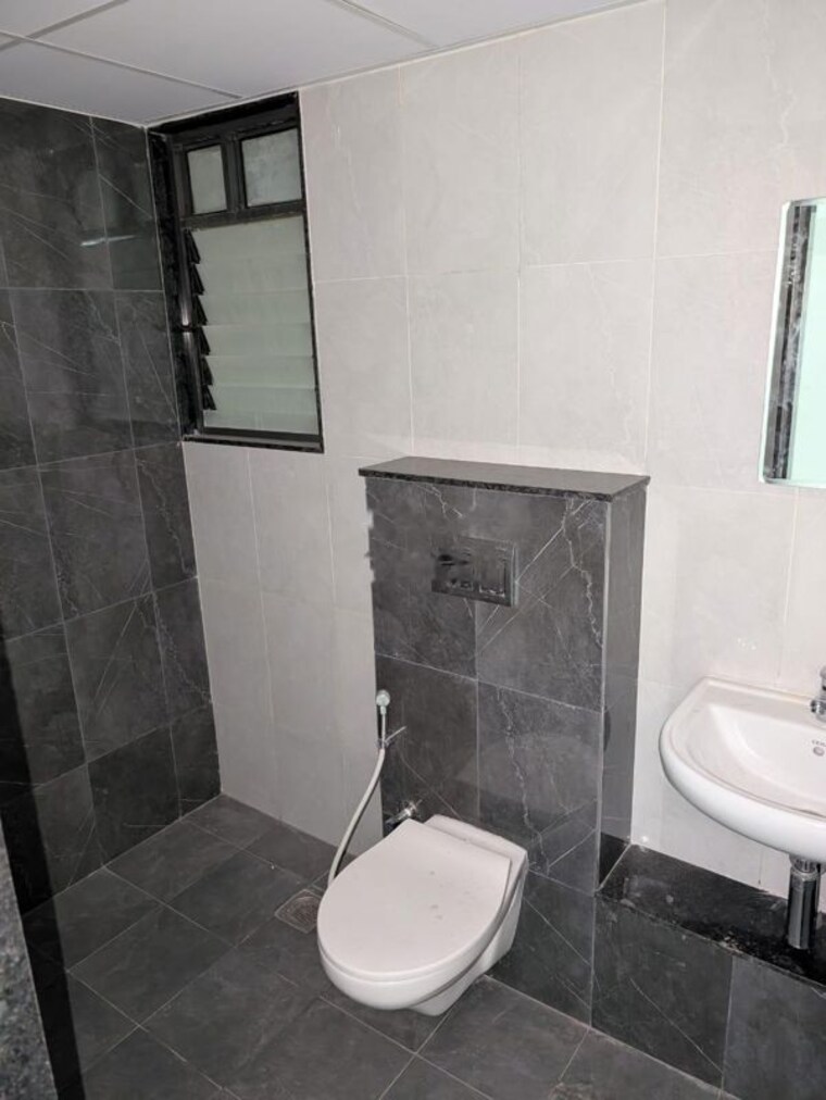 Bathroom, shapoorji-pallonji-joyville-hadapsar-annexe 1 Bedroom 450 Sq.Ft. Apartment In Hadapsar Pune 10555818