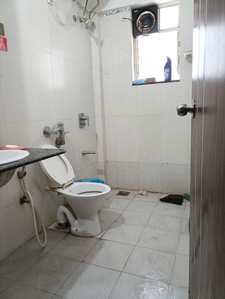 Bathroom, gera-park-view 2 Bedroom 1038 Sq.Ft. Apartment In Kharadi Pune 10407336