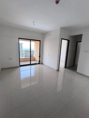 Room in 2 BHK Apartment at Shapoorji Pallonji Joyville Hadapsar Annexe, Hadapsar – for Rent