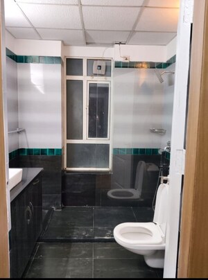Team Area in 2.5 BHK Builder Floor at Smart World Orchard, Sector 61 – for Rent