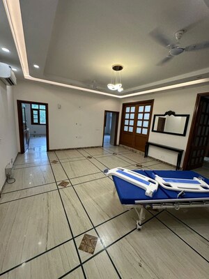 Team Area in 3 BHK Builder Floor at Sector 57 – for Rent