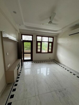 3 BHK Builder Floor For Rent in Sector 57