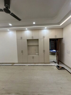 Building Lobby in 3 BHK Builder Floor at Sector 57 – for Rent
